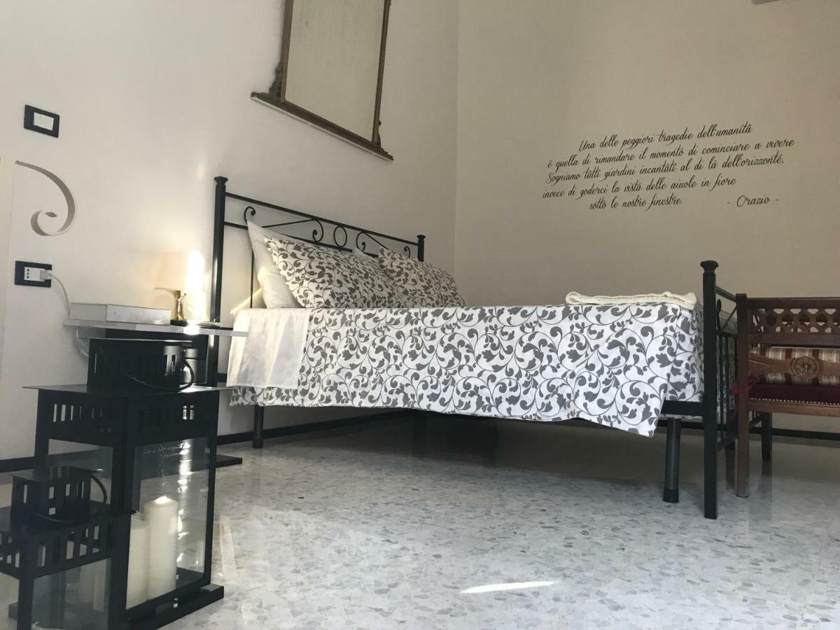 Ca' Del Borgo Hotel เวโนซา ภายนอก รูปภาพ